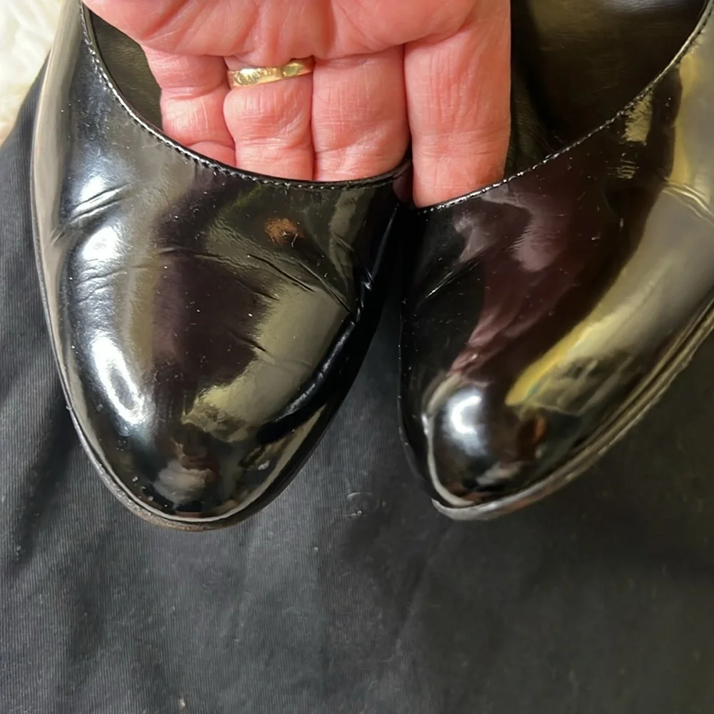 Gucci Black patent leather pumps size 7.5 - Picture 10 of 11